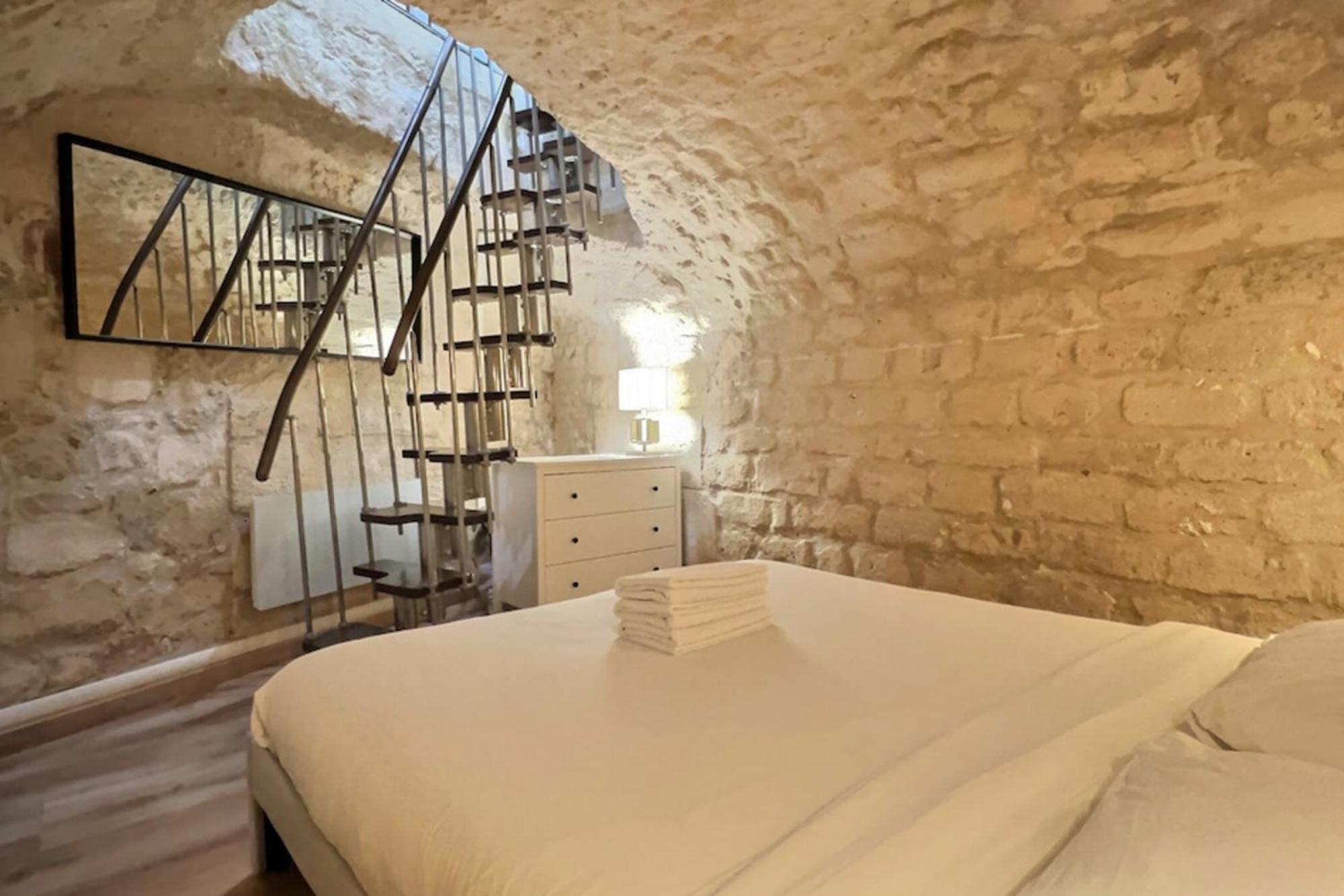 Ideally Located And Atypical Apartment In Paris Exterior foto